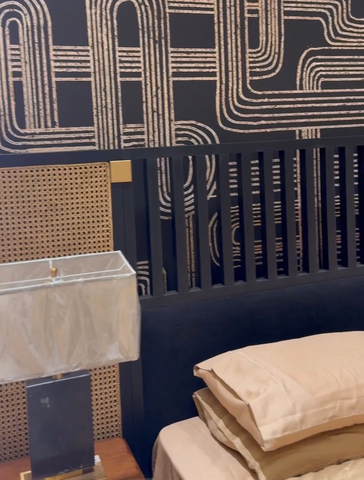 MILA CANE AND FABRIC BED
